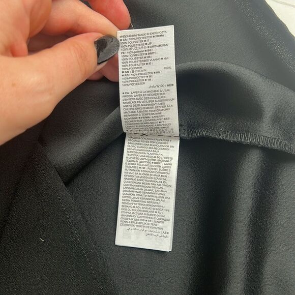 Banana Republic Black Criss Cross Ruffle Sleeveless Blouse Women’s Size Small - Picture 13 of 14